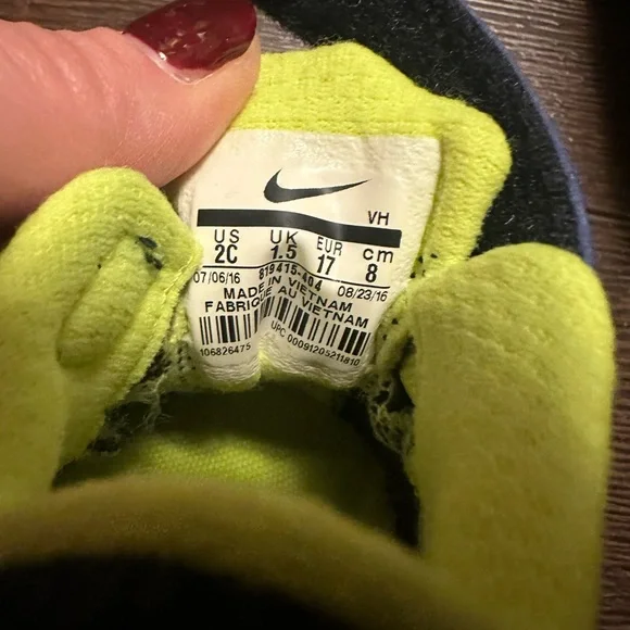 Infant Nike Shoes - Picture 4 of 4
